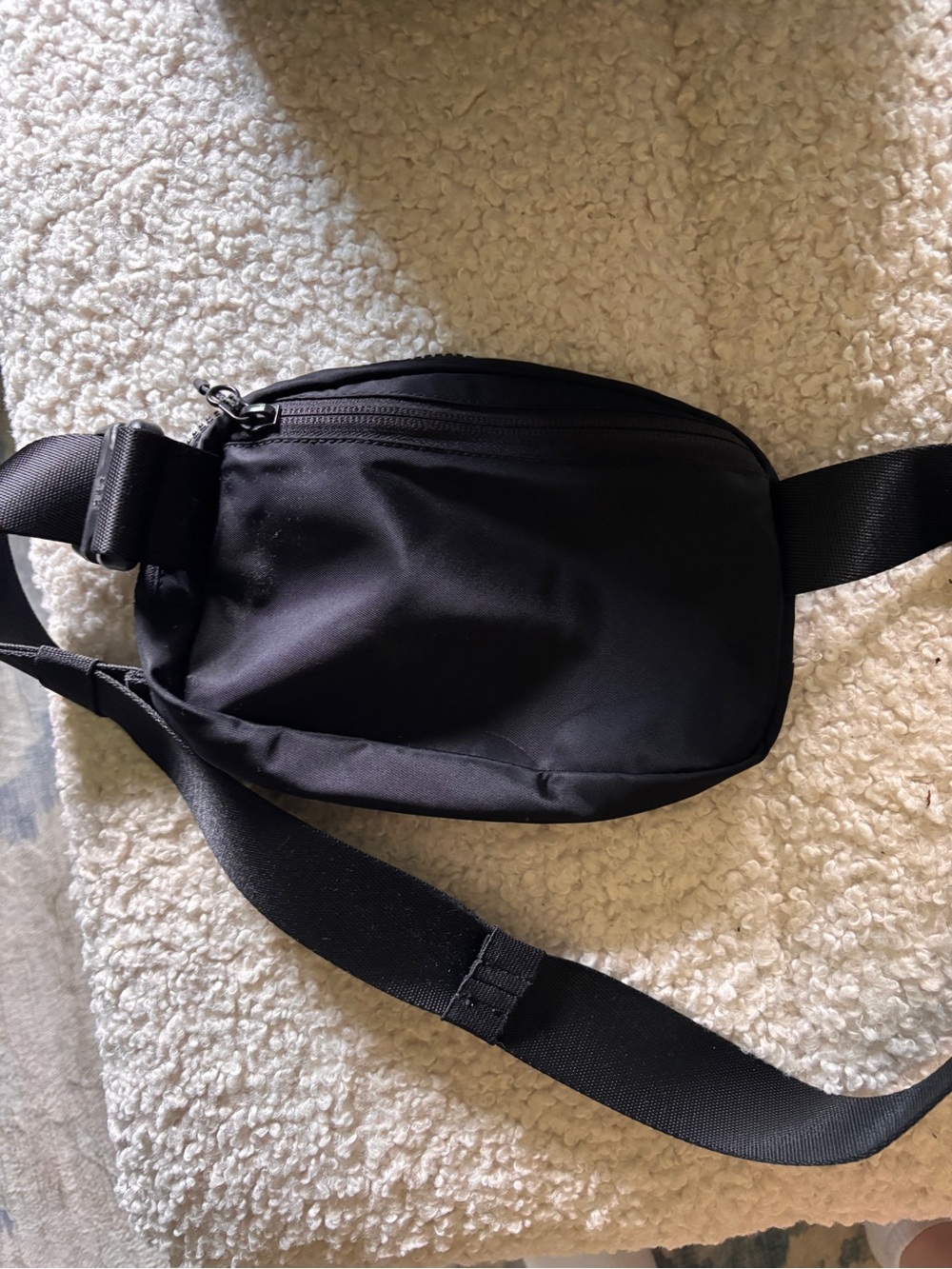 Lululemon Everywhere Belt Bag in Black - Picture 4 of 7